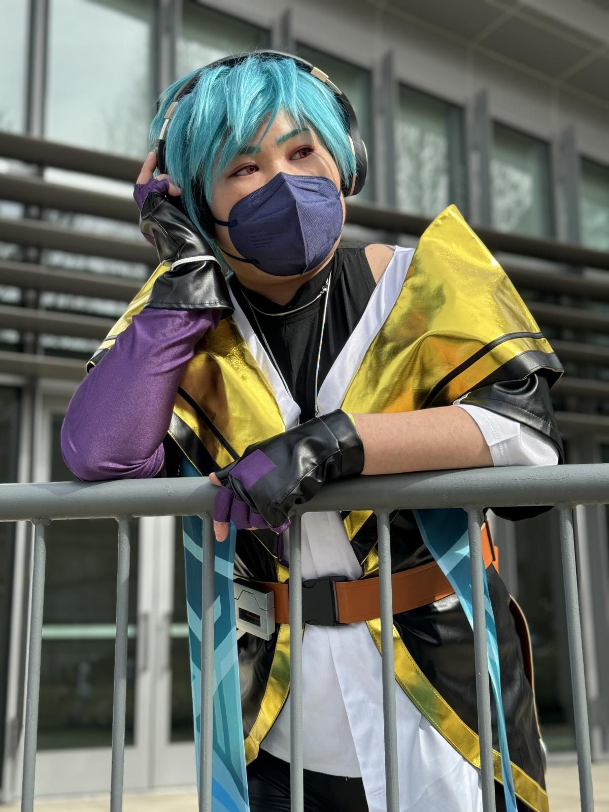 Heartsteel Aphelios cosplay @Rae, close-up shot leaning on metal railing