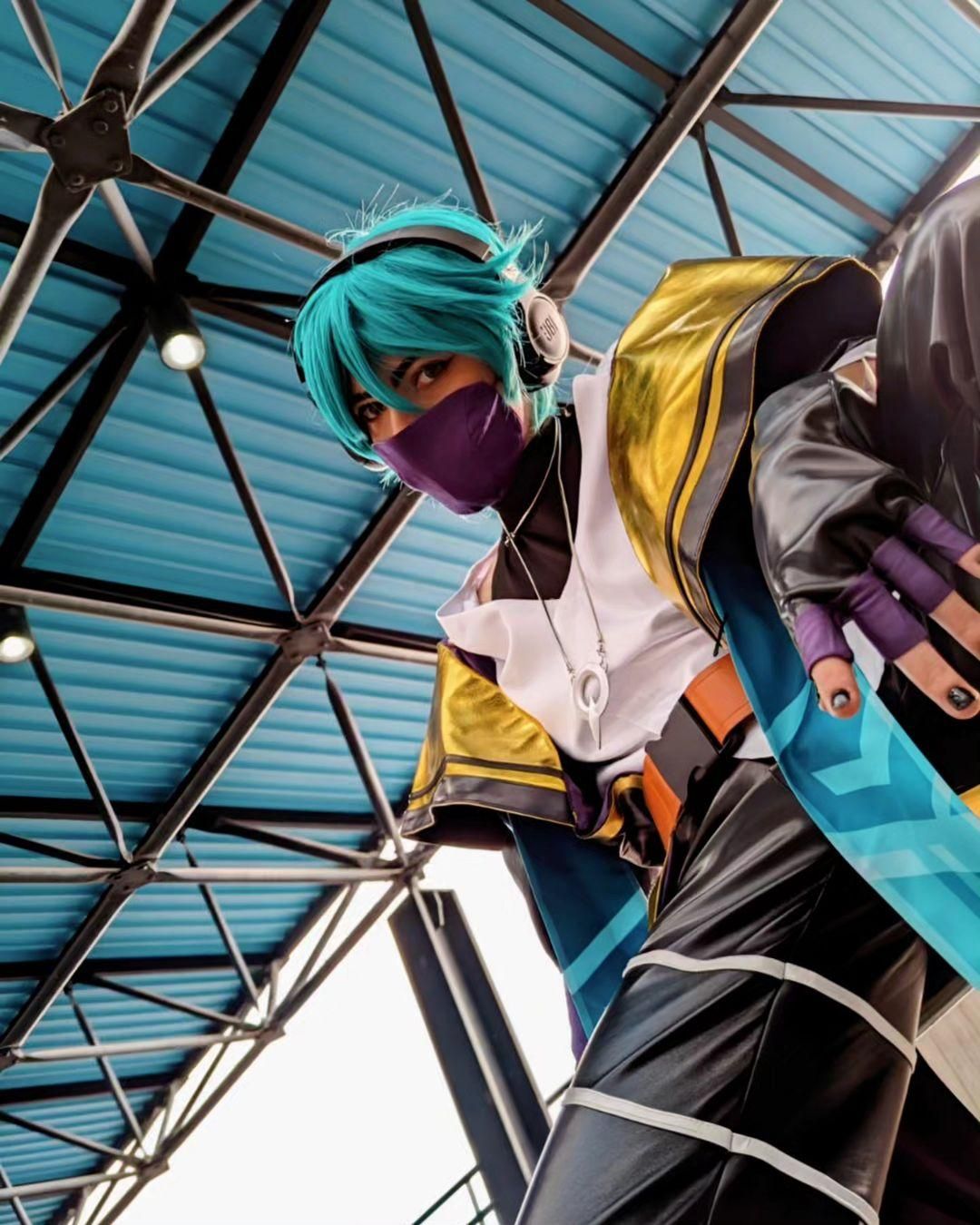 Ezcosplay Heartsteel Aphelios cosplay customer shot by @whxtelamb.cos