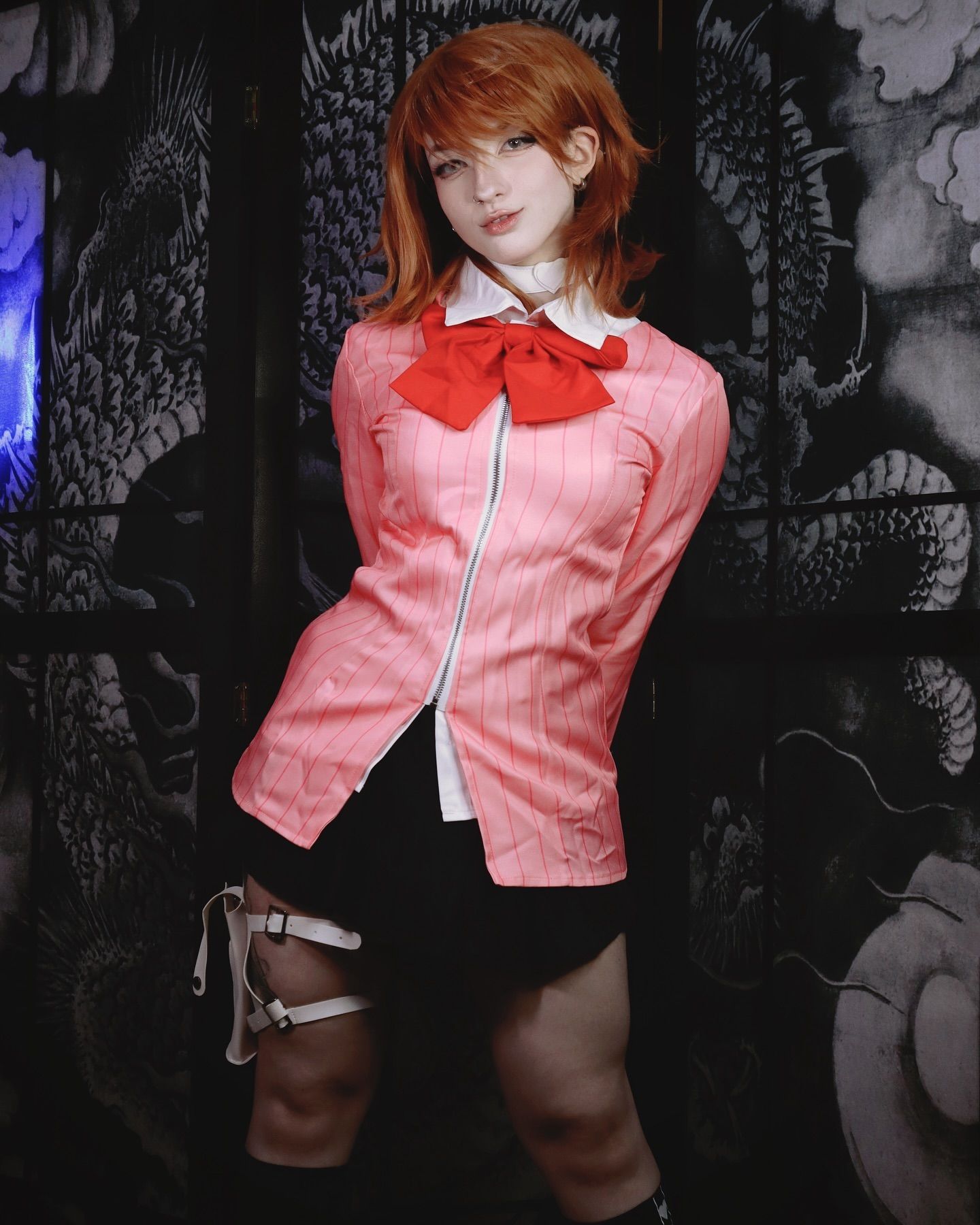 Side pose cos photo of akemy.sama in Yukari’s pink striped shirt without tactical jacket